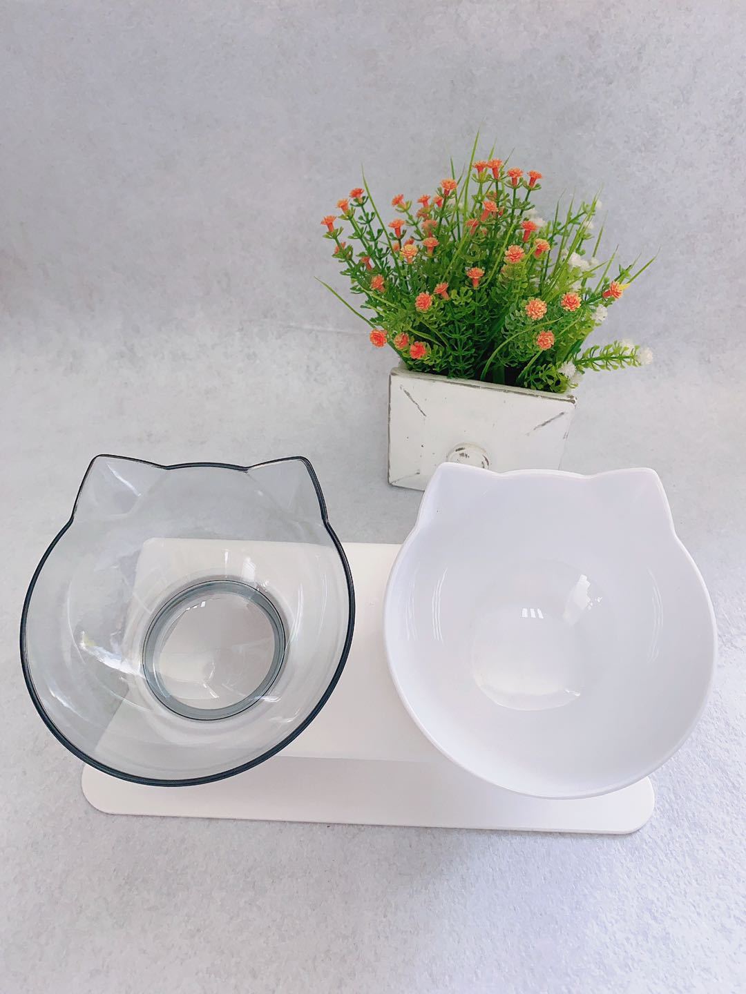 "Ergonomic Double Cat Bowl – Protect Your Cat's Neck While Eating"