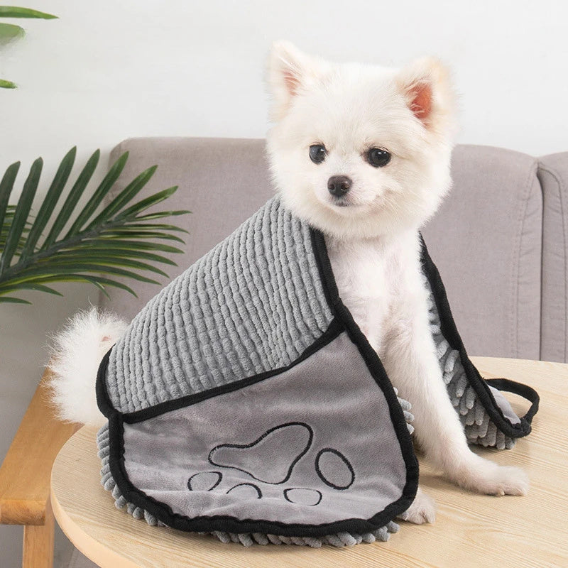 Quick-Dry Microfiber Dog Towel with Hand Pockets – Perfect for Large Pets!