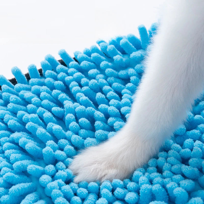 Quick-Dry Microfiber Dog Towel with Hand Pockets – Perfect for Large Pets!
